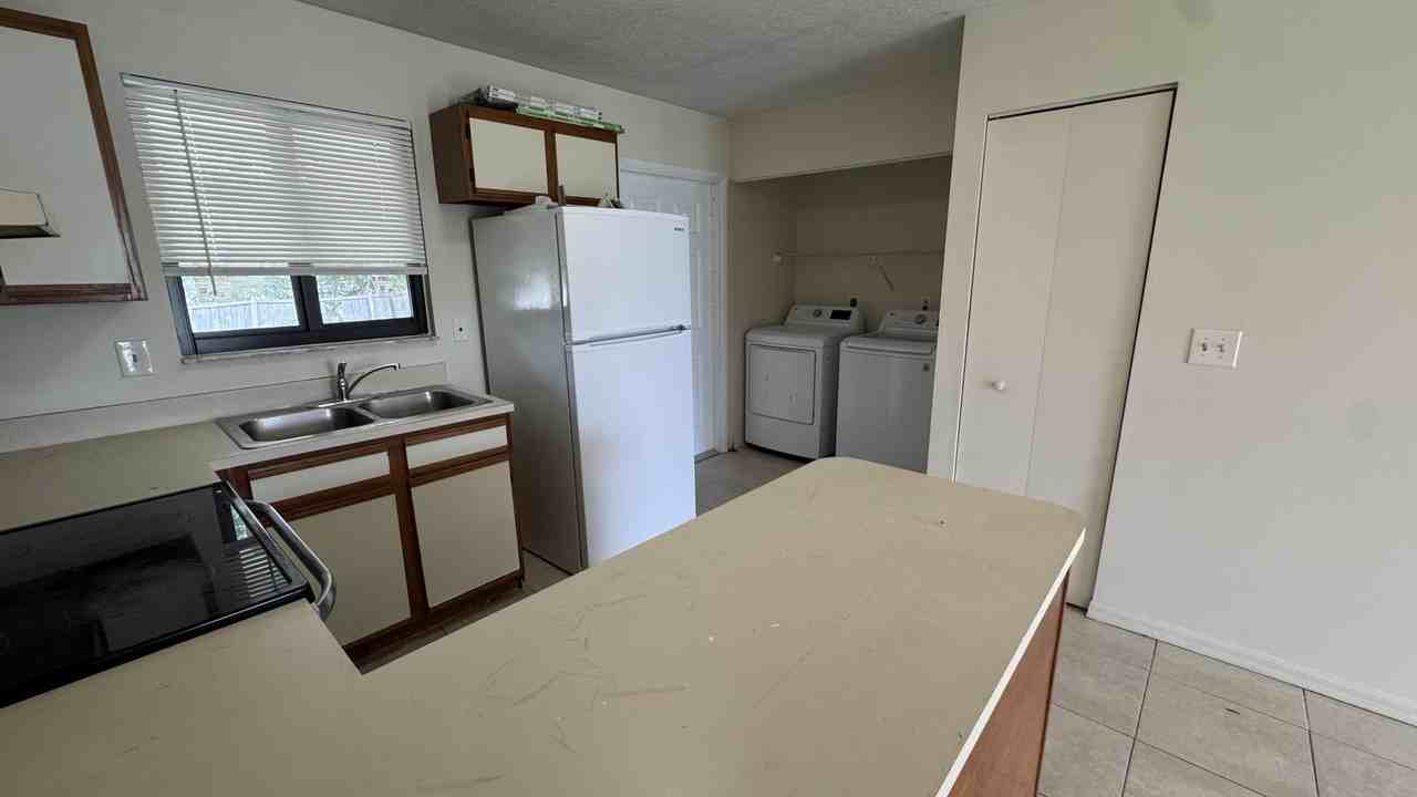 5045 Se Primrose Way - Photo 4 of 6