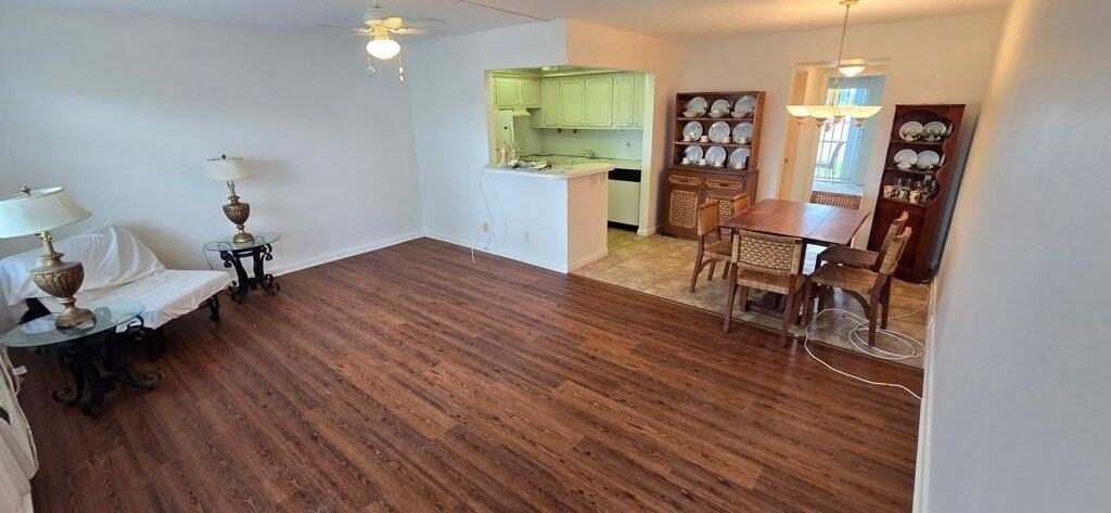 358 Chatham R - Photo 5 of 31
