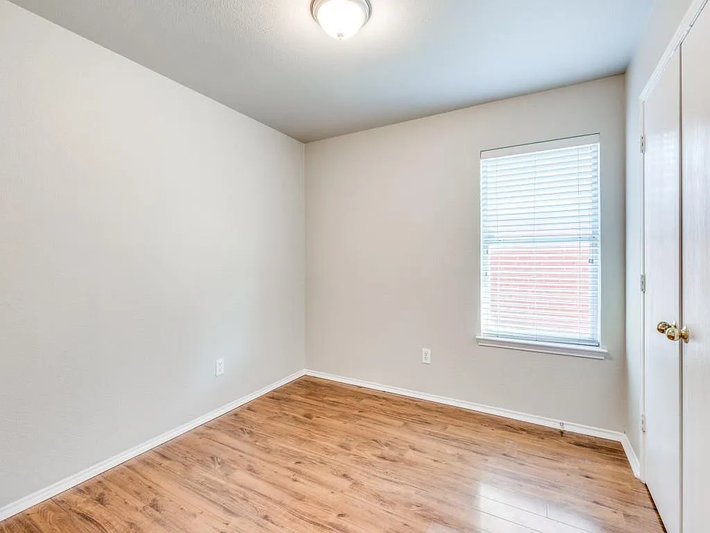 1012 Andrew St - Photo 7 of 13