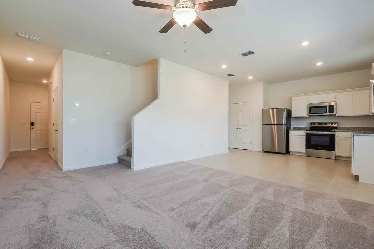 2042 Hemingway Cir - Photo 3 of 16