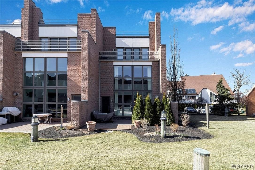 209 Portside - Photo 2 of 15