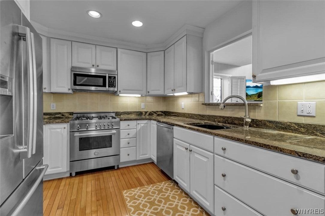 209 Portside - Photo 6 of 15