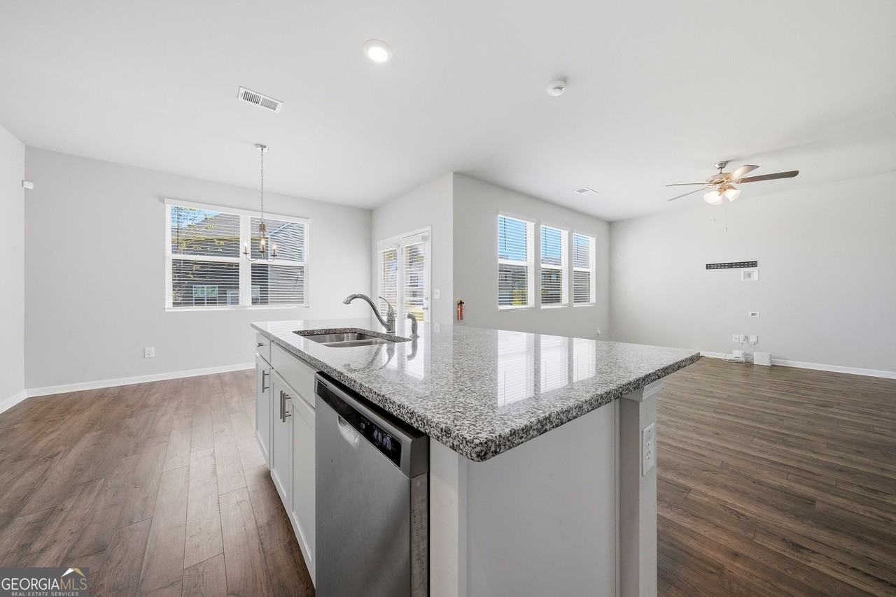 59 Silver Birch Pass - Photo 4 of 26