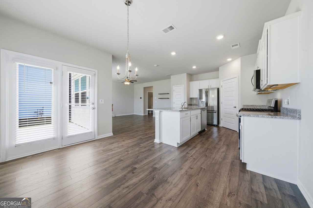 59 Silver Birch Pass - Photo 7 of 26