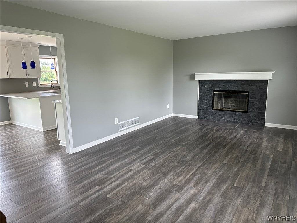 9170 Martin Rd - Photo 3 of 16