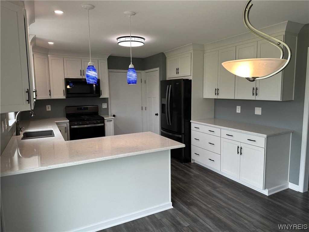 9170 Martin Rd - Photo 5 of 16