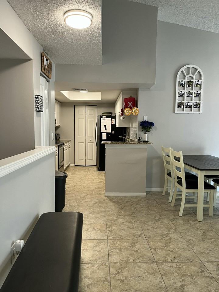 1200 S Crestwood Ct Court S , 1212 - Photo 2 of 14