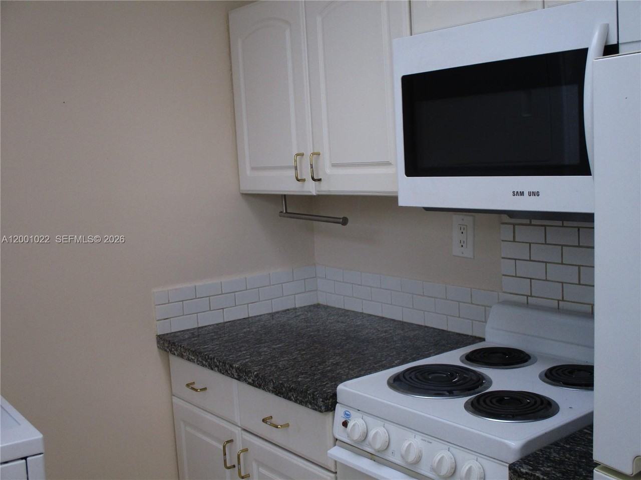 1949 Taylor St ##9 - Photo 4 of 22