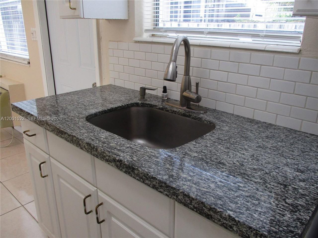 1949 Taylor St ##9 - Photo 6 of 22