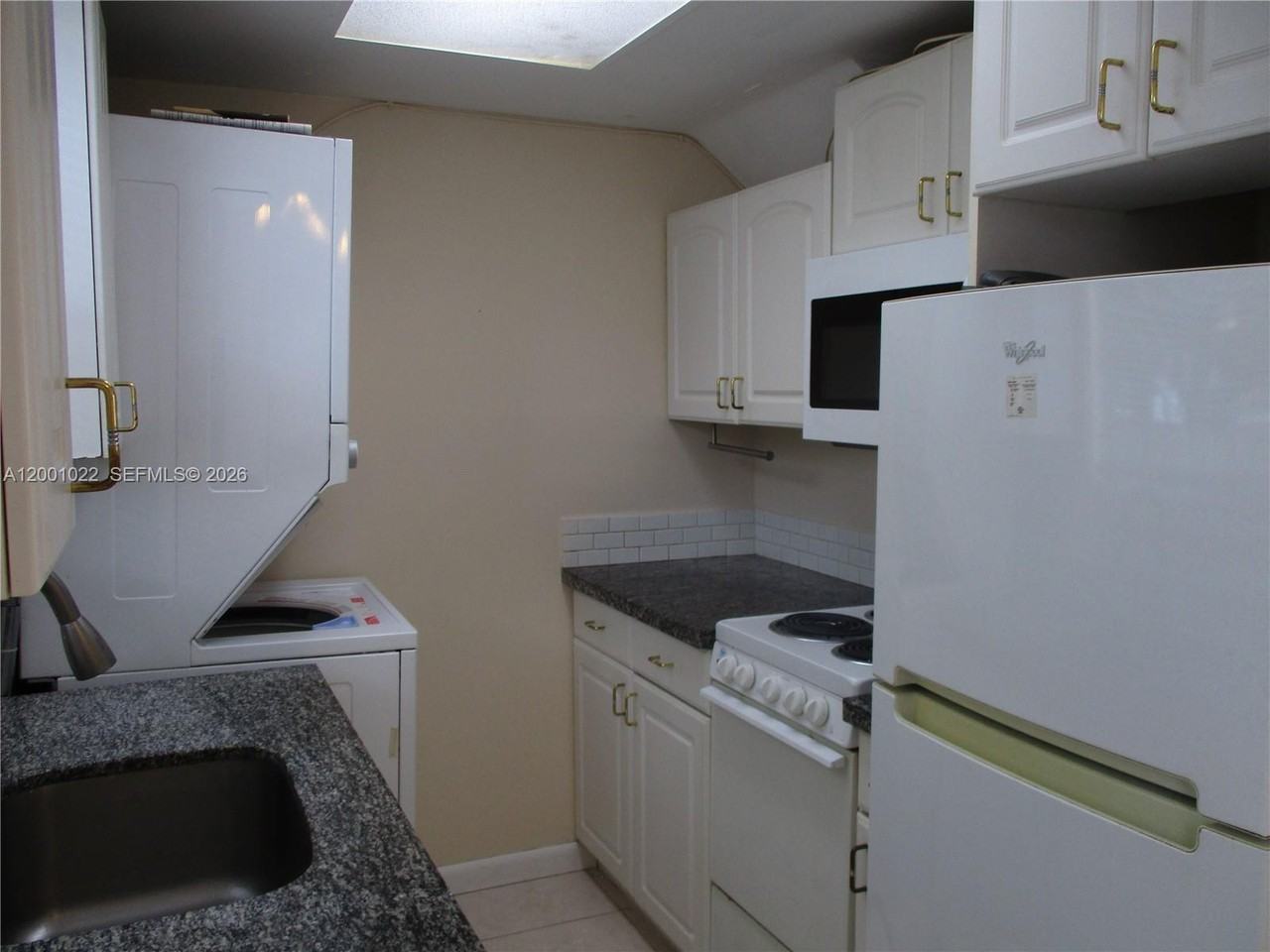 1949 Taylor St ##9 - Photo 7 of 22