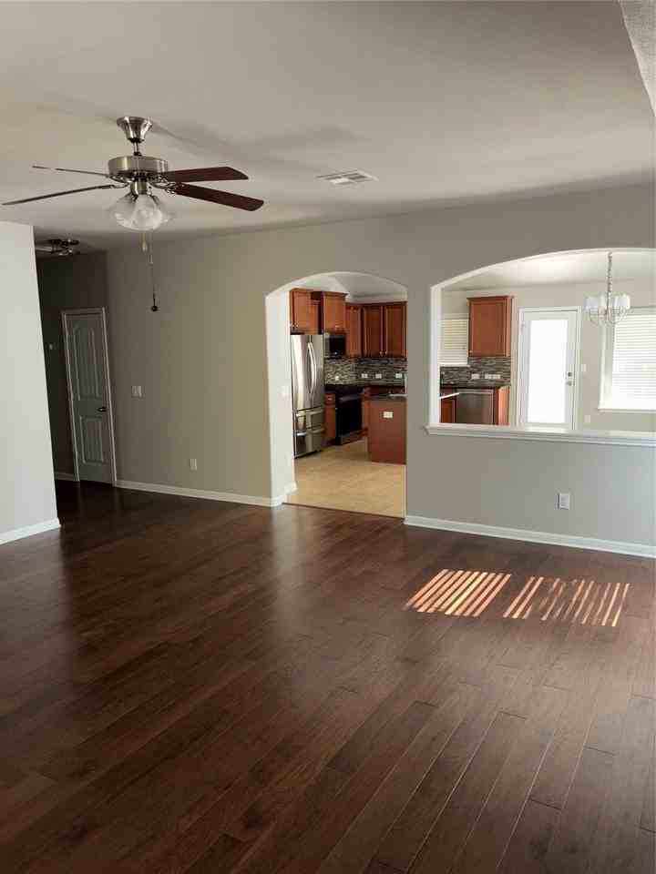 634 River Bluff Cir - Photo 6 of 37