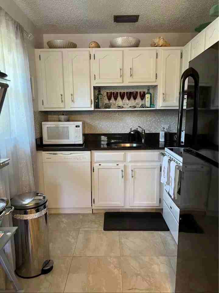 31 Lake Vista Trl ##203 - Photo 2 of 16