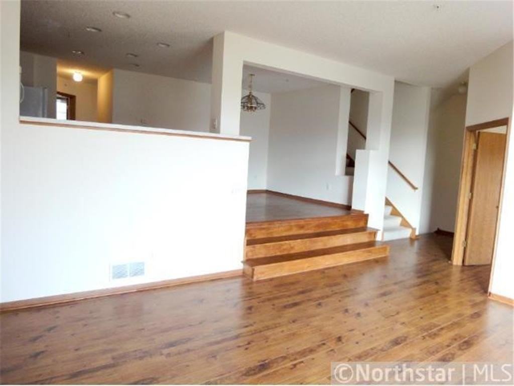 5066 Fountain Ln N - Photo 4 of 16