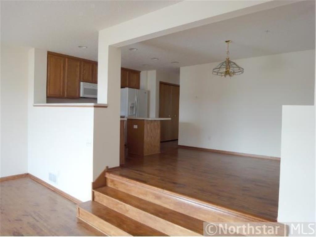 5066 Fountain Ln N - Photo 6 of 16