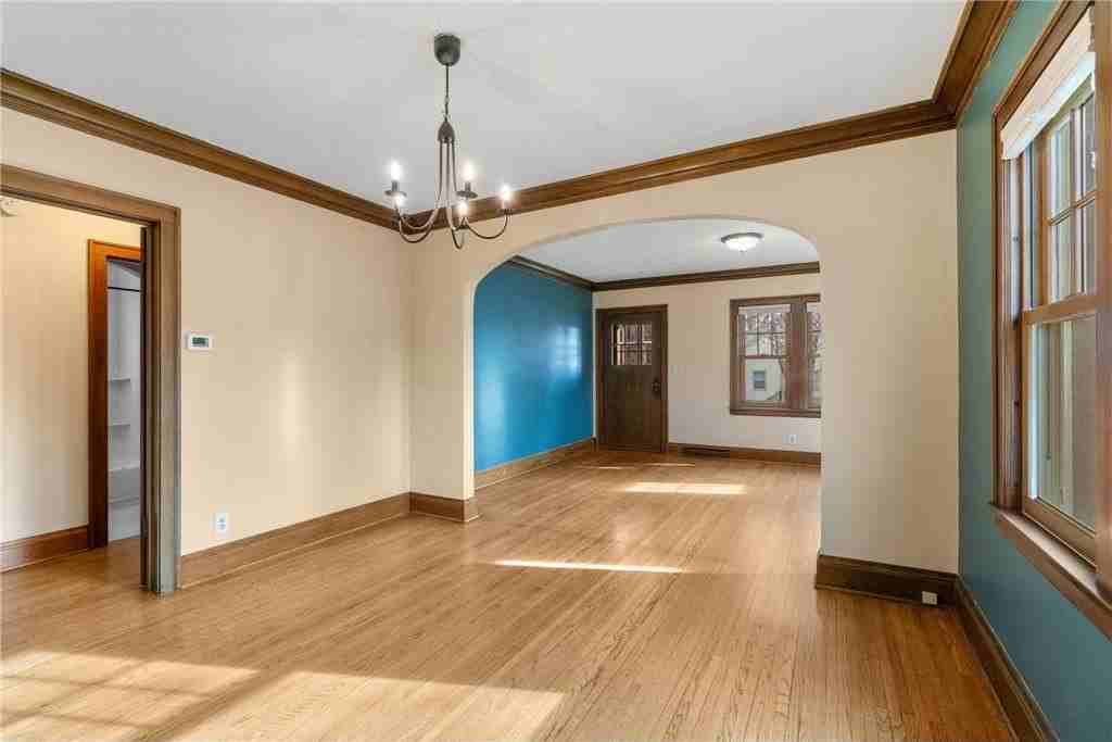 2300 Mckinley St Ne - Photo 5 of 30