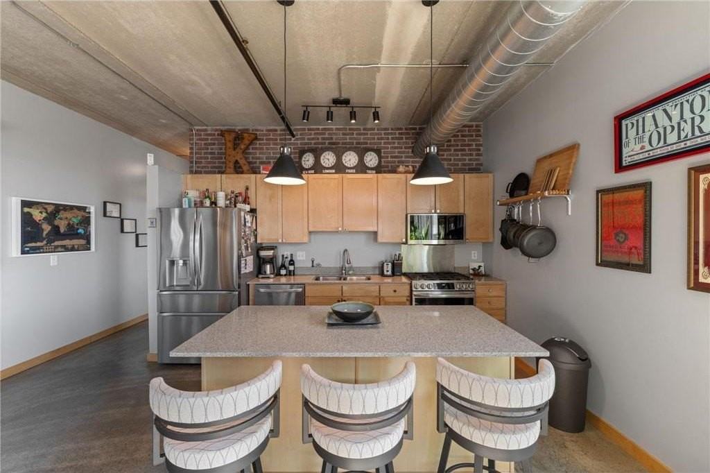 710 N 4th St #300 - Photo 4 of 20
