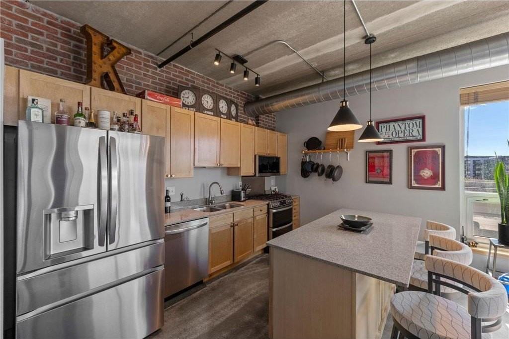 710 N 4th St #300 - Photo 5 of 20