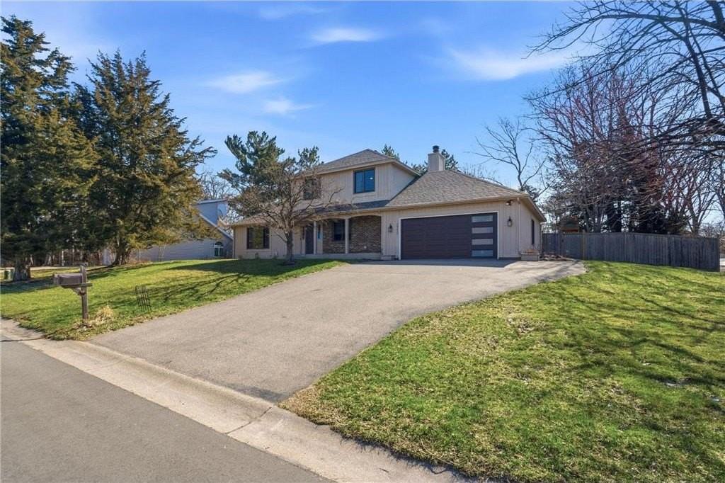 10427 Brown Farm Cir - Photo 3 of 48