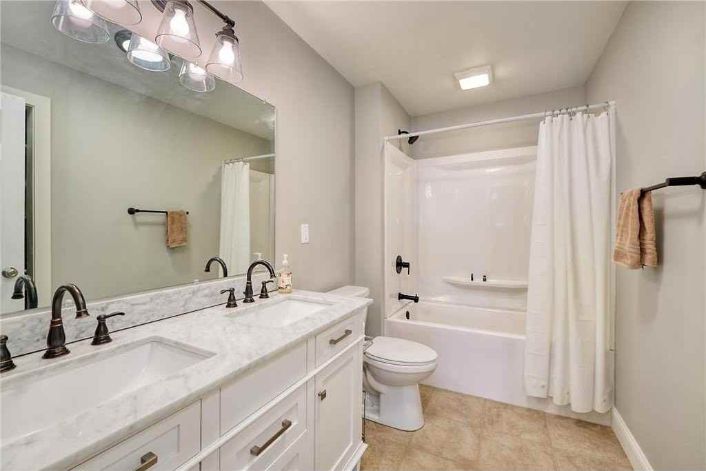 4324 Rustic Pl - Photo 6 of 15