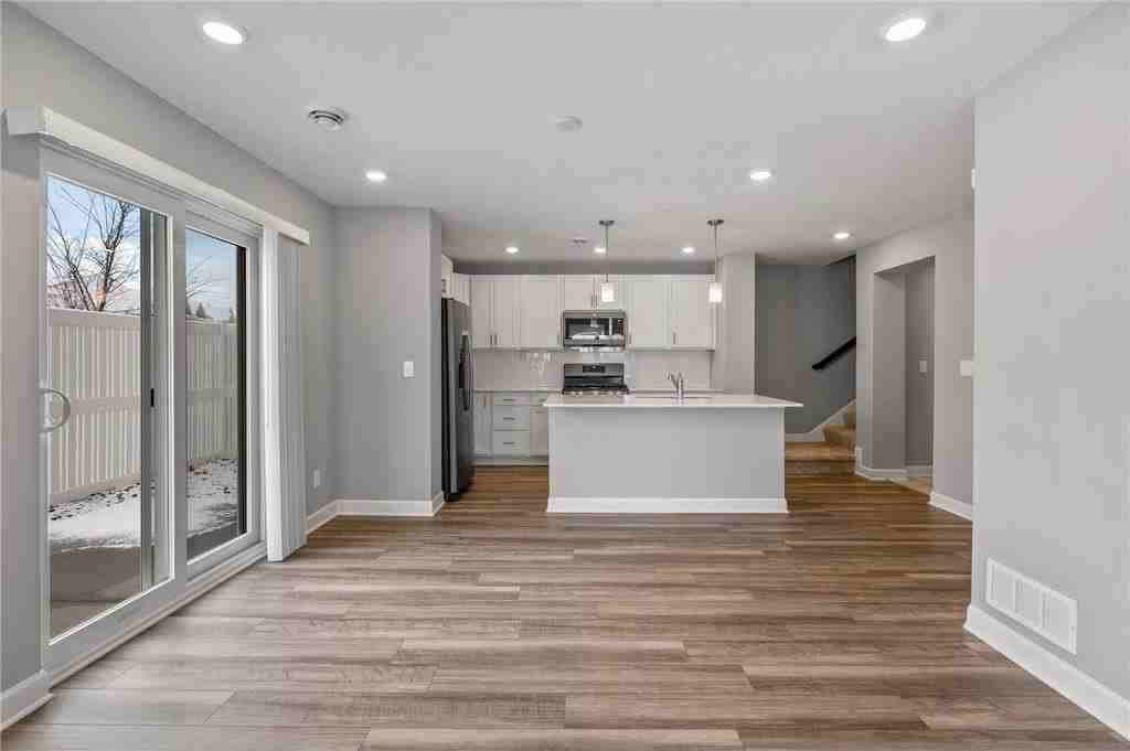 11032 Zest St Ne #D - Photo 3 of 19