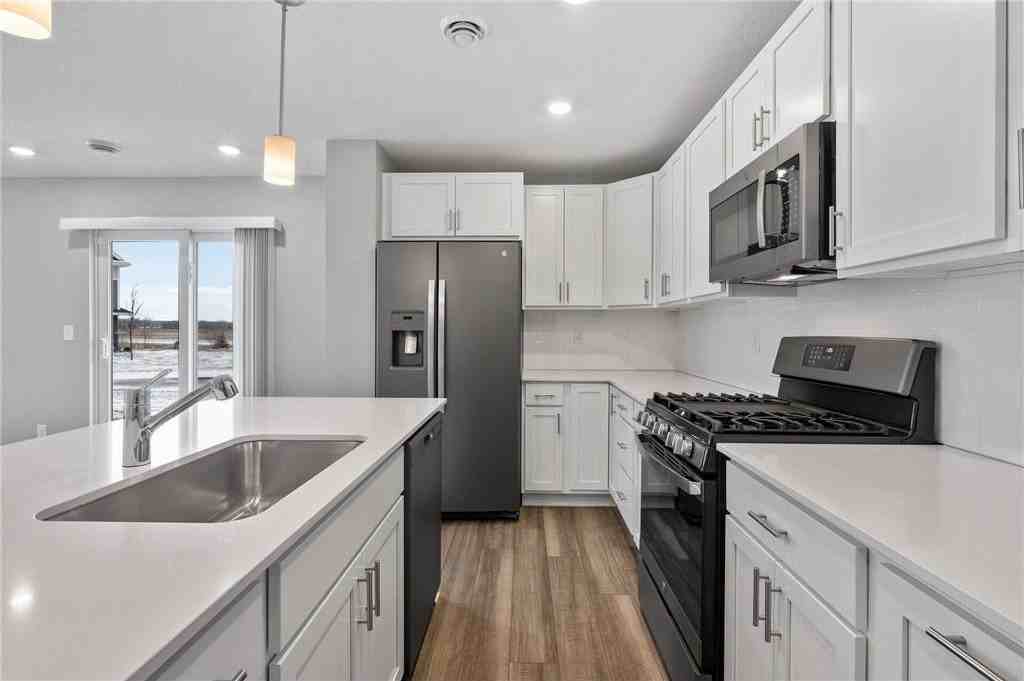 11032 Zest St Ne #D - Photo 4 of 19