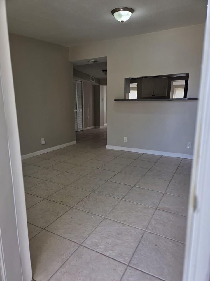 3818 Everglades Rd - Photo 3 of 21