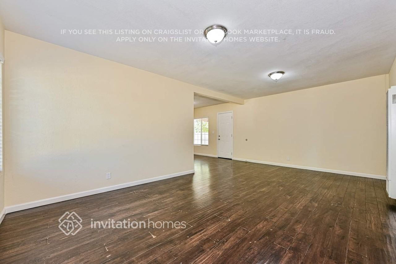 13946 Terra Bella St - Photo 4 of 18