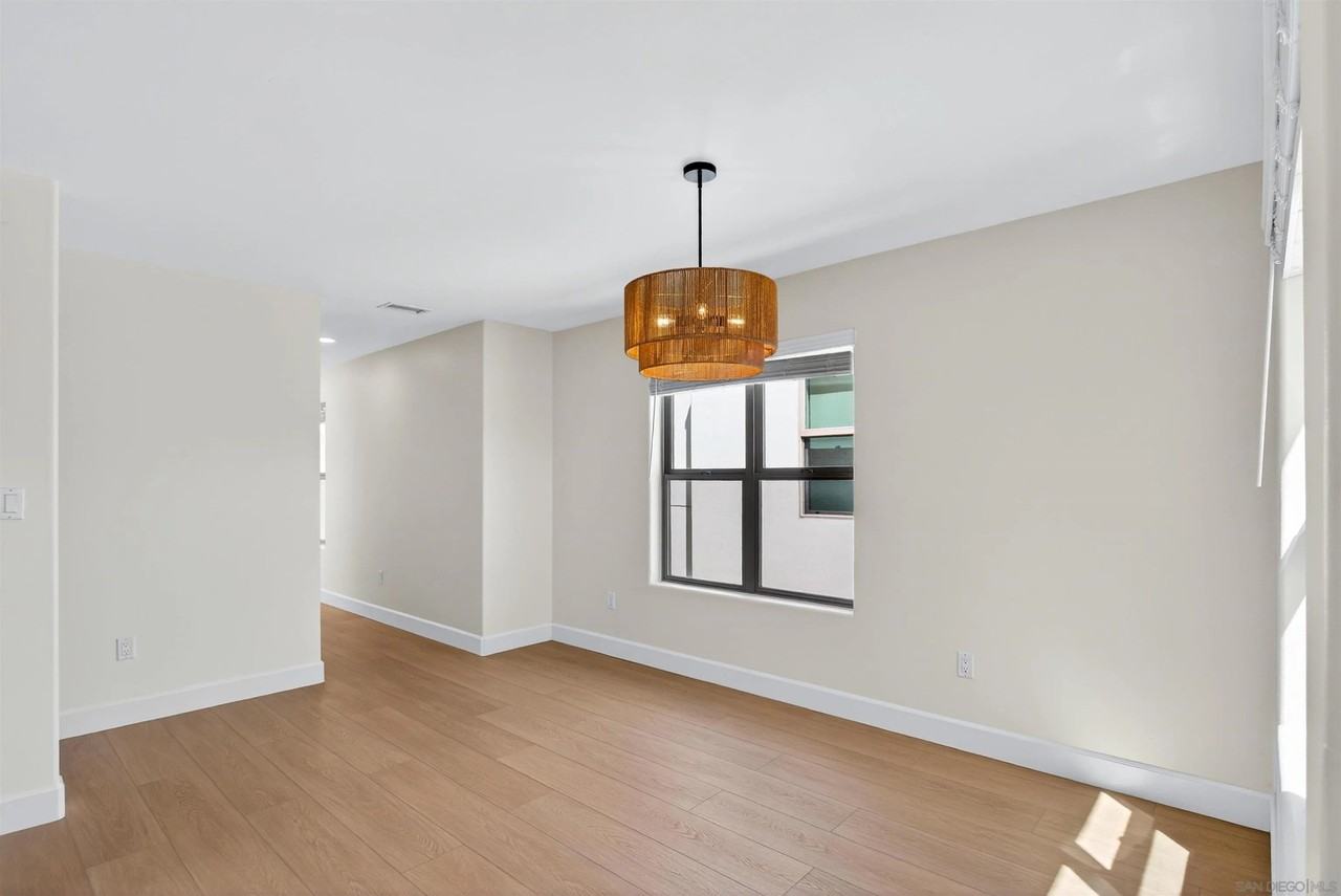 381 Bonair St - Photo 7 of 36