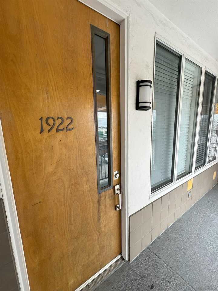 1922 Hancock St - Photo 2 of 10