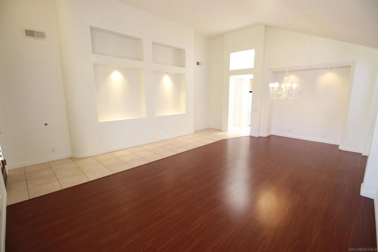 12523 Cypress Woods Ct - Photo 5 of 34