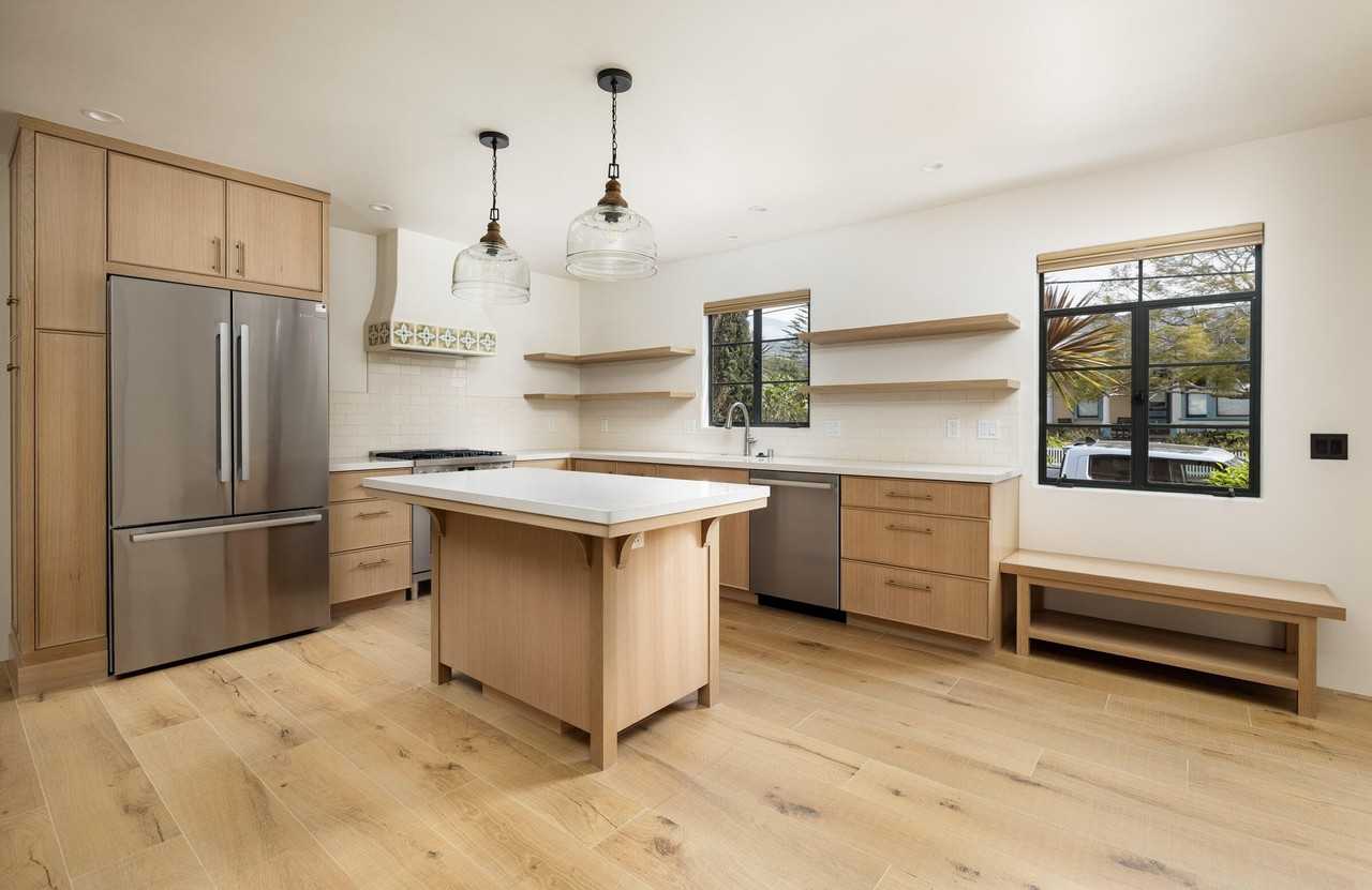 1235 Garden St - Photo 2 of 17