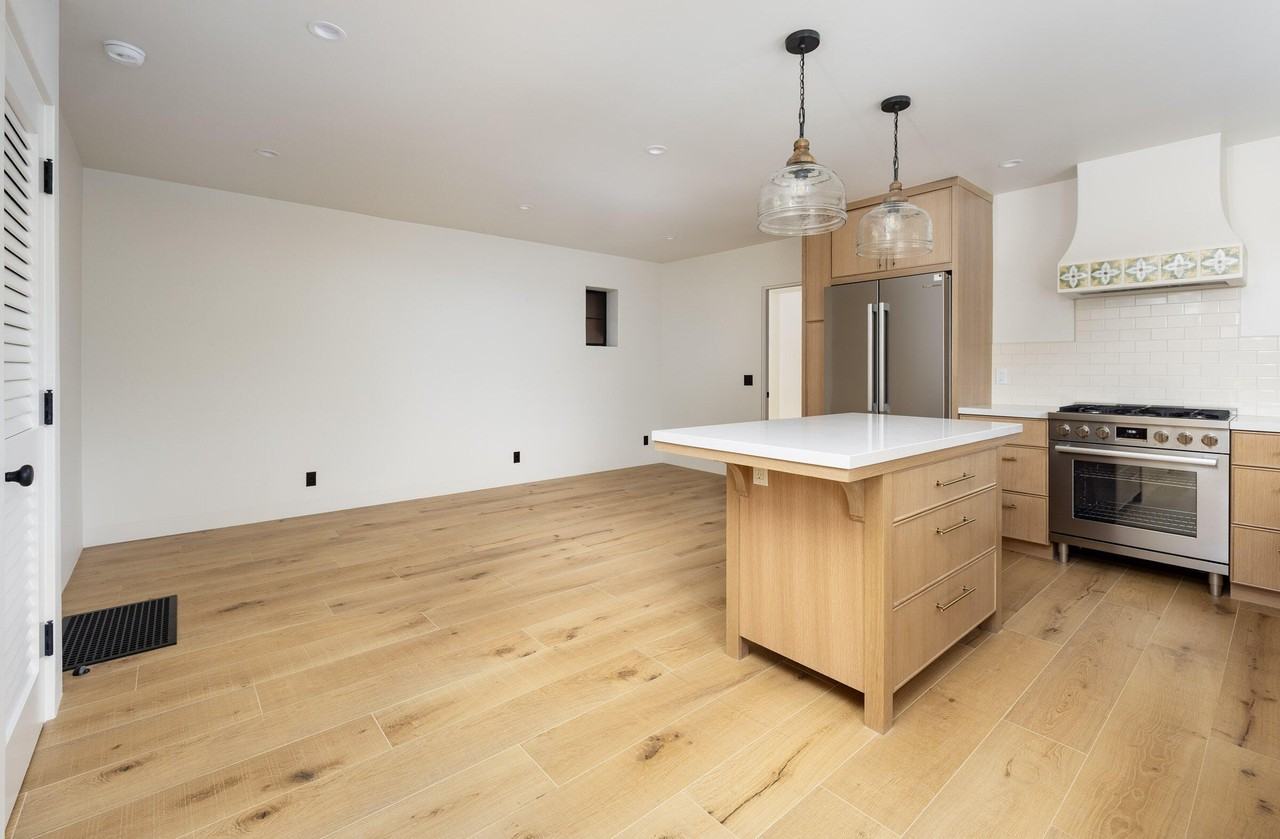 1235 Garden St - Photo 4 of 17