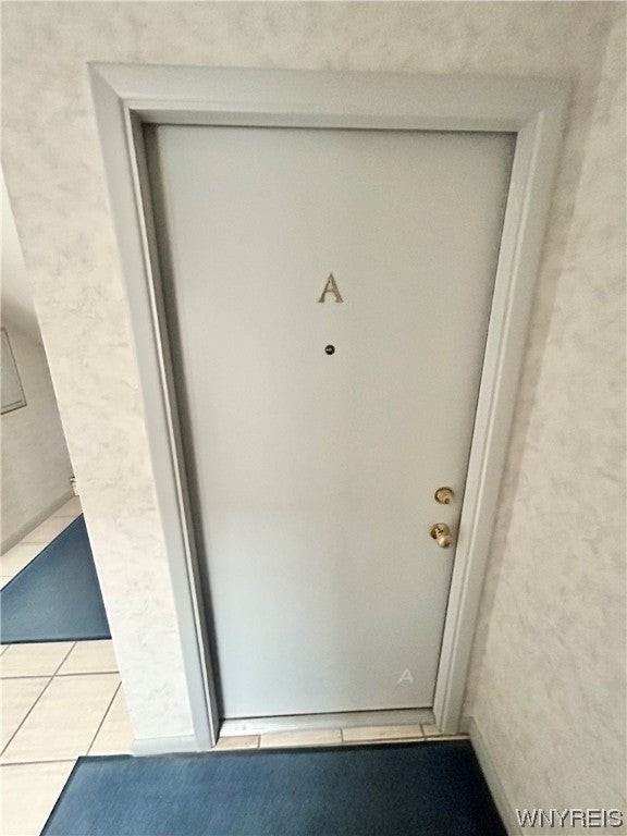 1075 Youngs Rd - Photo 4 of 23