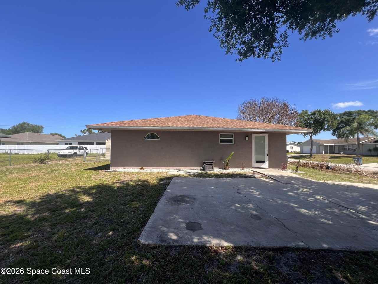 741 Frisco St Se - Photo 2 of 23