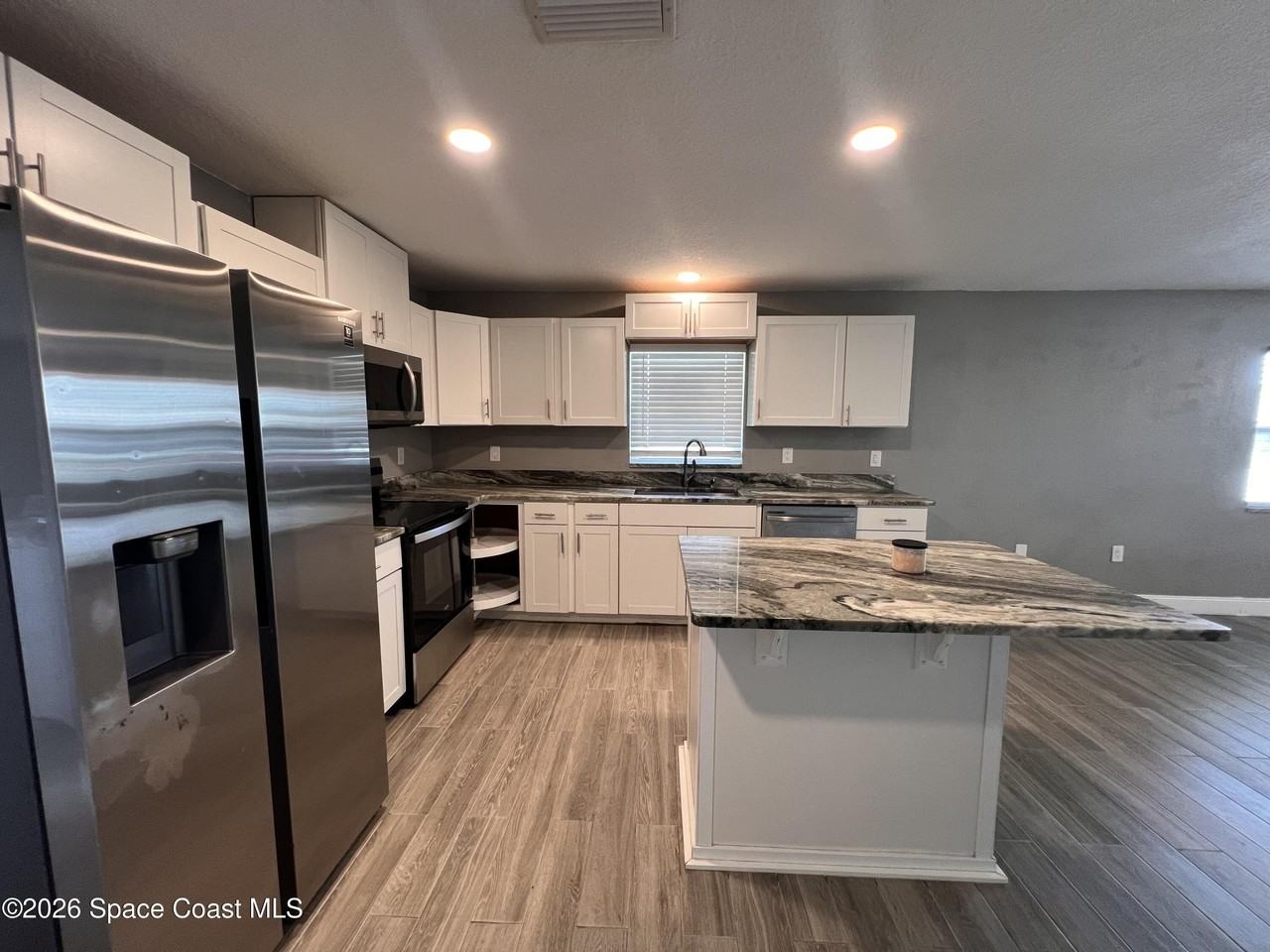 741 Frisco St Se - Photo 5 of 23