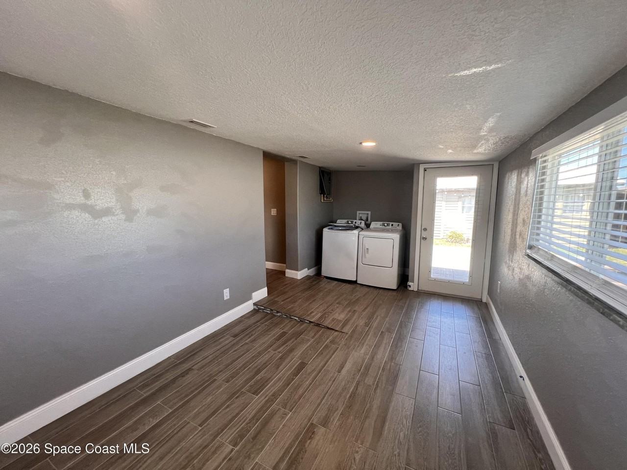 741 Frisco St Se - Photo 6 of 23