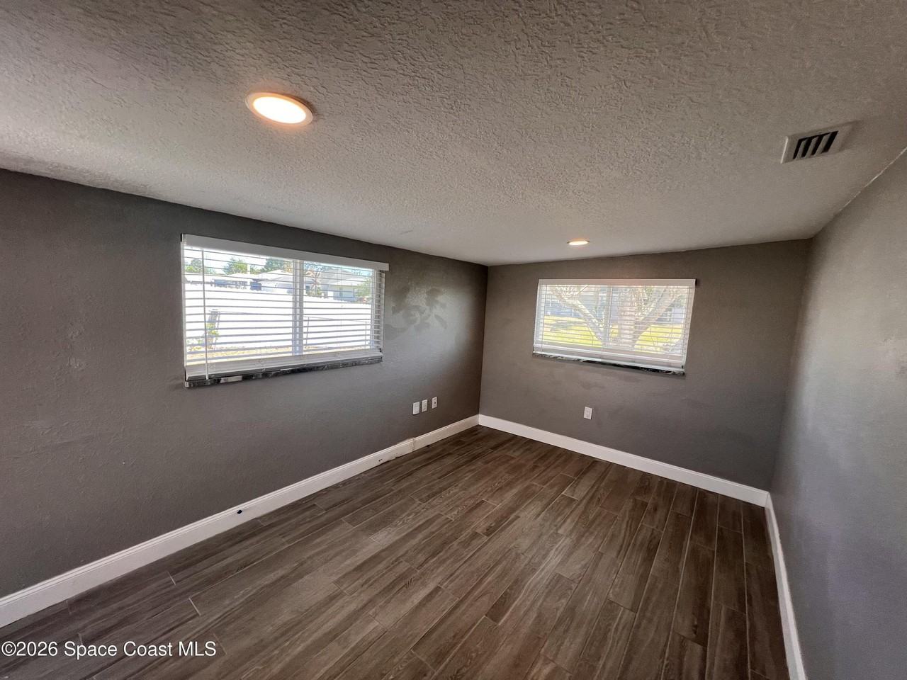 741 Frisco St Se - Photo 7 of 23