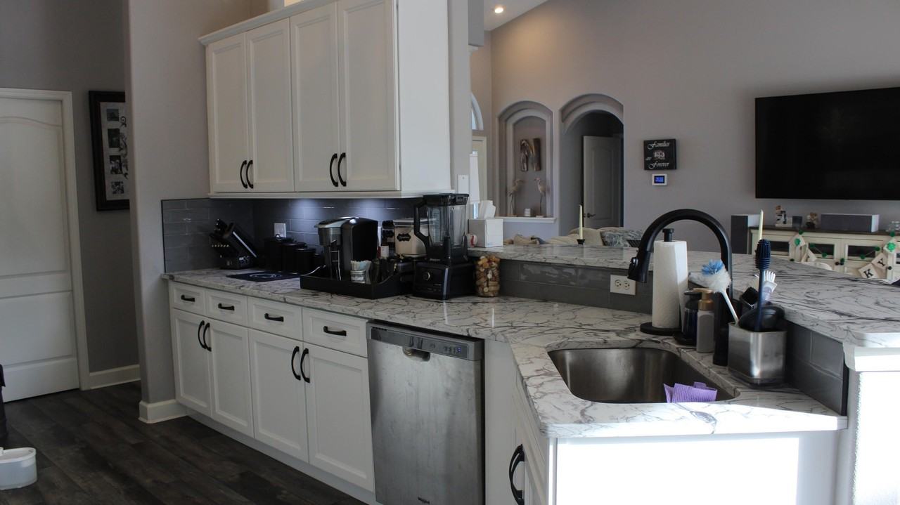 132 Cambridge Ct - Photo 7 of 21