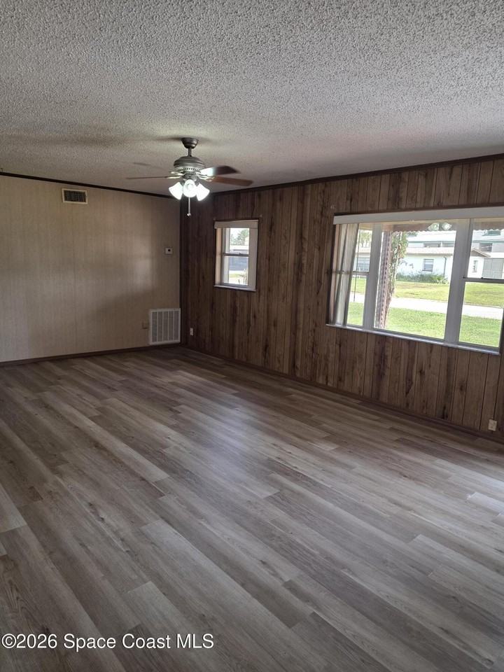 2910 Zephyr Ln - Photo 3 of 16