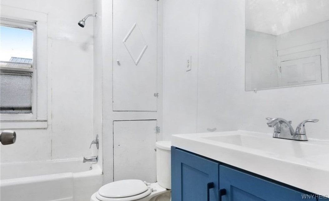 23 Lebanon St - Photo 2 of 7