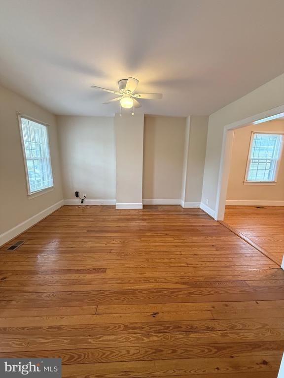 422 Dunmore St - Photo 3 of 21