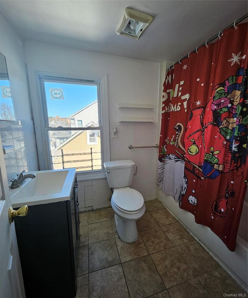 196 S Franklin St - Photo 4 of 9