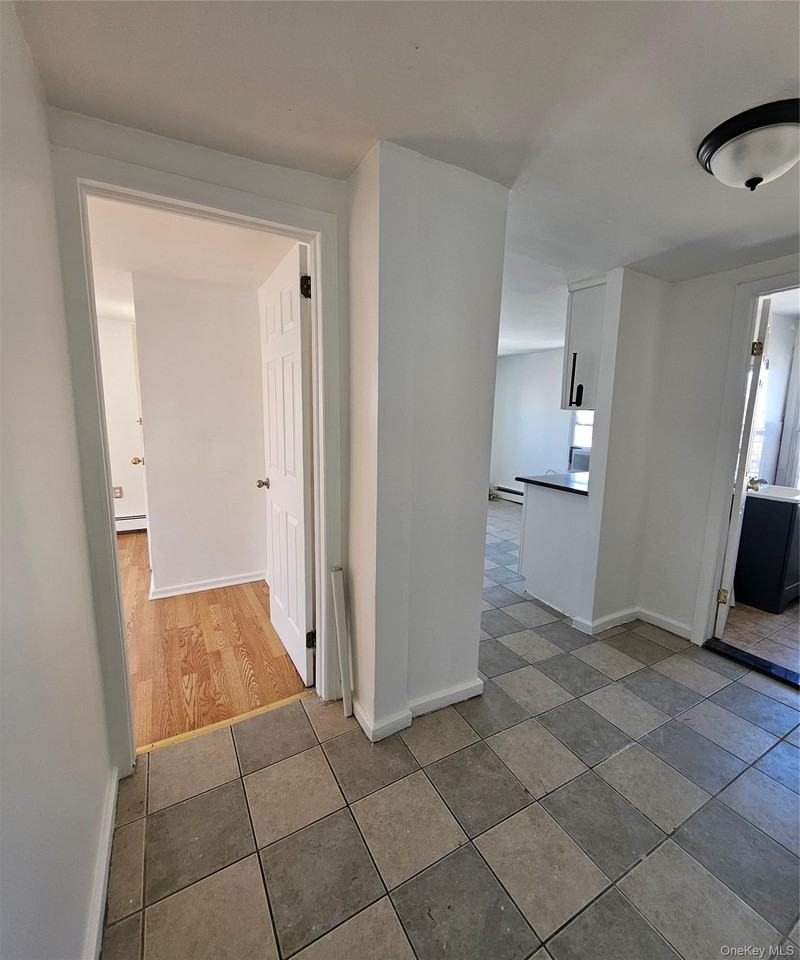 196 S Franklin St - Photo 5 of 9