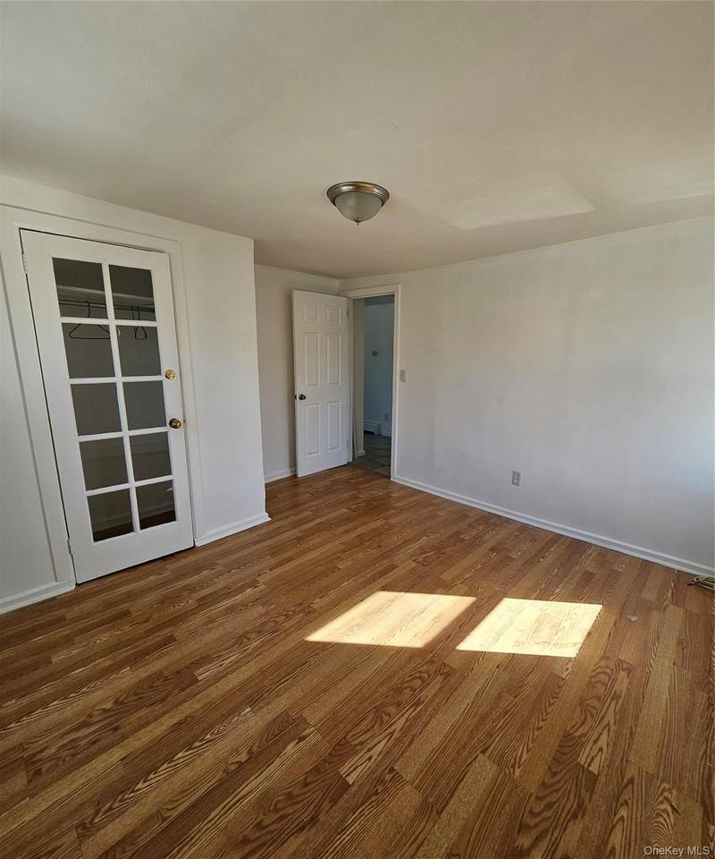 196 S Franklin St - Photo 6 of 9