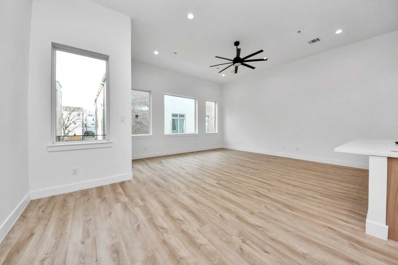 3409 Hutchins St - Photo 3 of 23