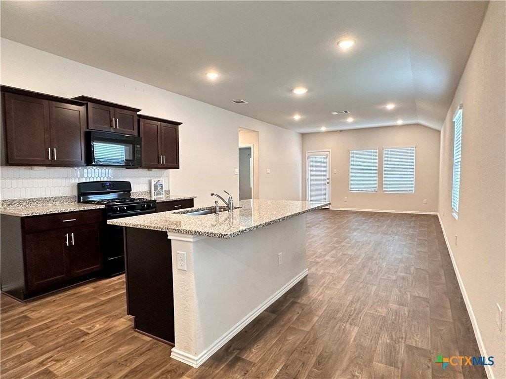 101 Calgary Ln - Photo 7 of 39