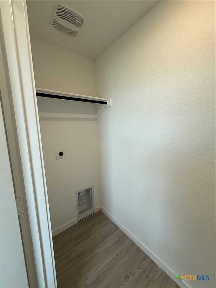 3230 Mound Rdg - Photo 4 of 15