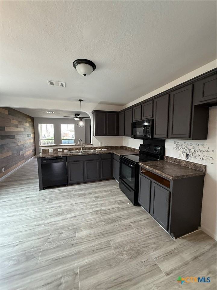 426 Wind Gust - Photo 3 of 21