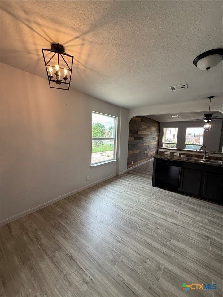 426 Wind Gust - Photo 4 of 21