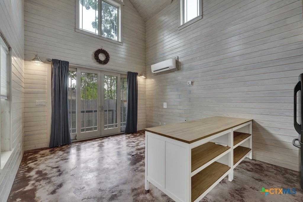 1091 Mulberry Ave - Photo 2 of 21